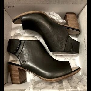 Josef Siebel Bonnie 09 Black Leather Heeled Sandal New in Box US 6-6.5 / 37 euro